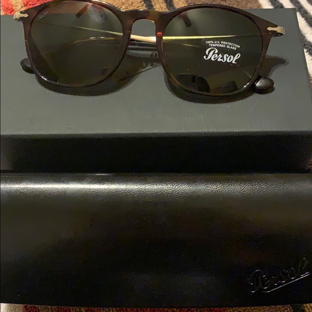 Persol Reflex Sunglass Havana and green - UNISEX